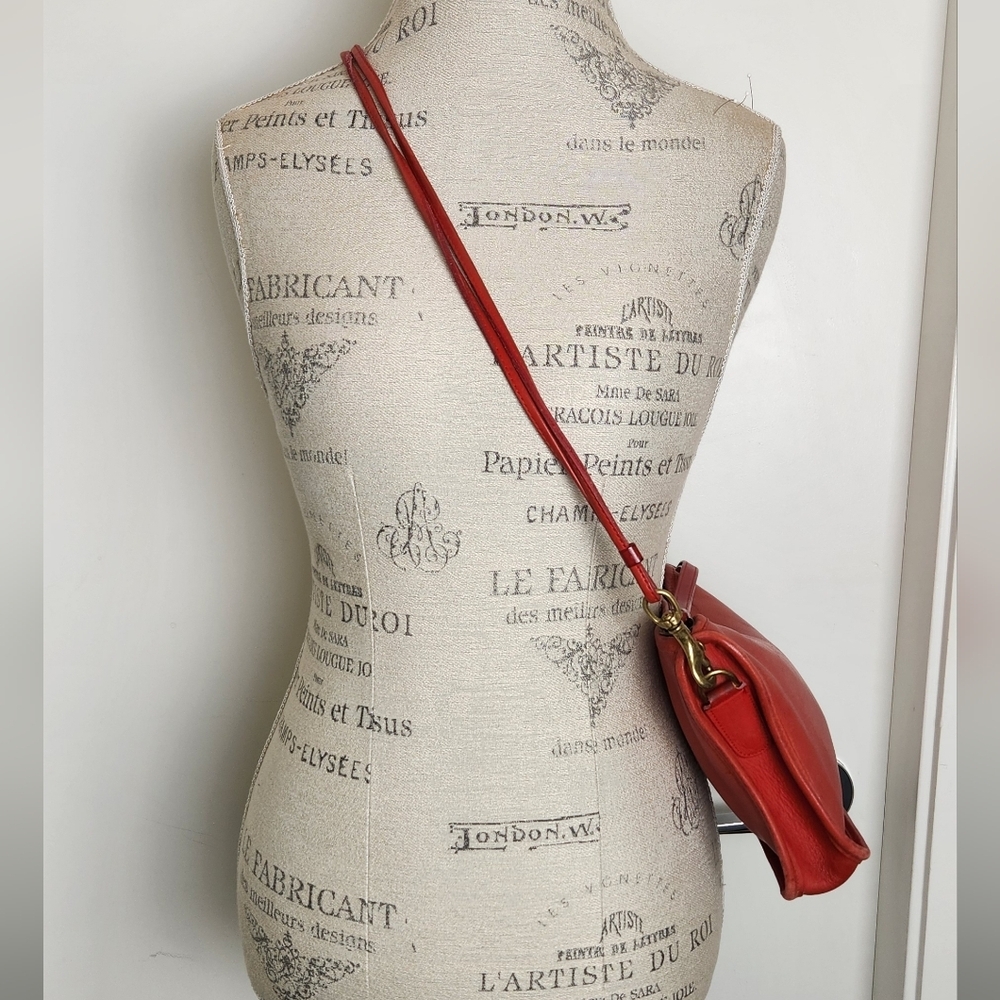 Vintage 70s Coach Red Leather Purse - Picture 2 of 16